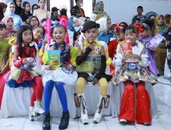 Buka Lomba Fashion Show, Wabup Edy Manaf Puji Peran IWAPI