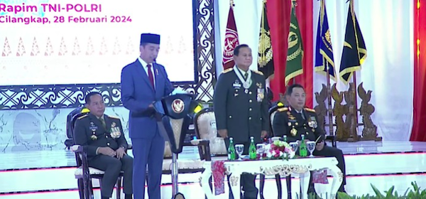 Presiden Naikkan Pangkat Prabowo Jadi Jenderal TNI Kehormatan