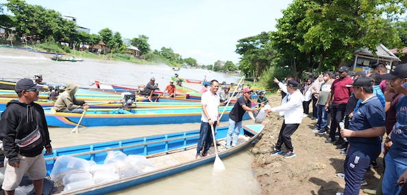 1 Juta 10 Ribu Benih Ikan Ditebar di Danau Tempe