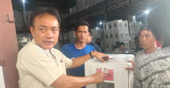 KPU Torut Distribusikan Logistik Awal di Kecamatan Terjauh