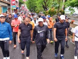 Pj Gubernur Sulsel Inisiasi Jalan Sehat-Bakti Sosial di Pantai Losari