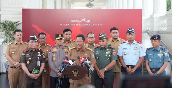 Pj Gubernur Paparkan Rencana Pembangunan Sulsel di Depan Presiden