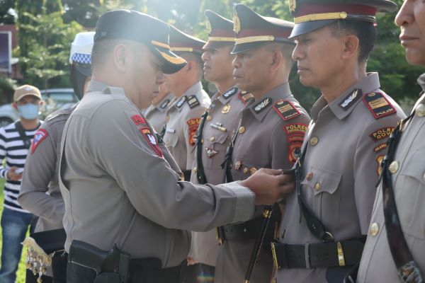 AKBP Budi Hidayat Lantik Sejumlah Pejabat Utama Polres Jeneponto