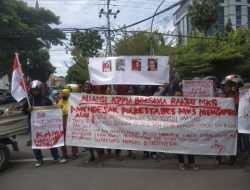 Tuntut Keadilan, Keluarga Korban Pengeroyokan Demo di Polrestabes Makassar
