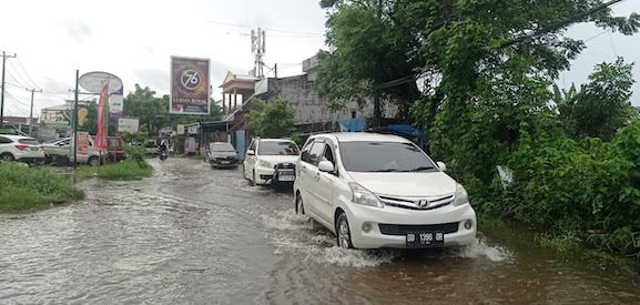 Hujan Tak Henti Titik ini Sudah Tergenang, Hati-Hati Bagi Pengendara!