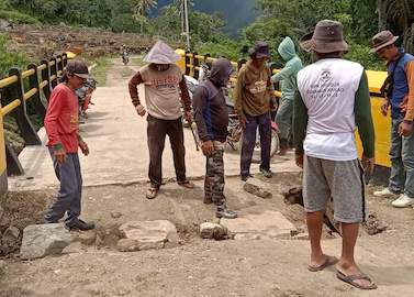 Belum Lama Diresmikan, Jembatan Penghubung Desa Kariango-Letta Mengalami Kerusakan