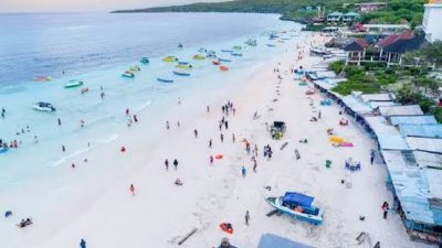 Jelang Ramadan Pantai Tanjung Bira Ramai Dikunjungi