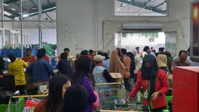 Jelang Ramadan Benteng Mart Makassar, Ramai Pengunjung