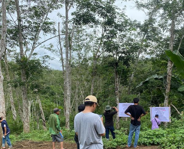 PT Lonsum Diduga Rusak-Mengambil Paksa Papan Bicara Milik Warga di Bulukumba