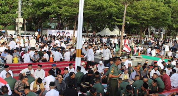 Pecahkan Rekor MURI Buka Puasa Terpanjang di Anjungan Pantai Losari