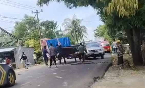 Akses Jalan Poros Jeneponto-Makassar di Blokade Warga, Ada Apa!