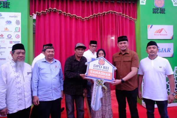 Bupati Gowa Serahkan Rumah Gratis Bagi Masyarakat Kurang Mampu