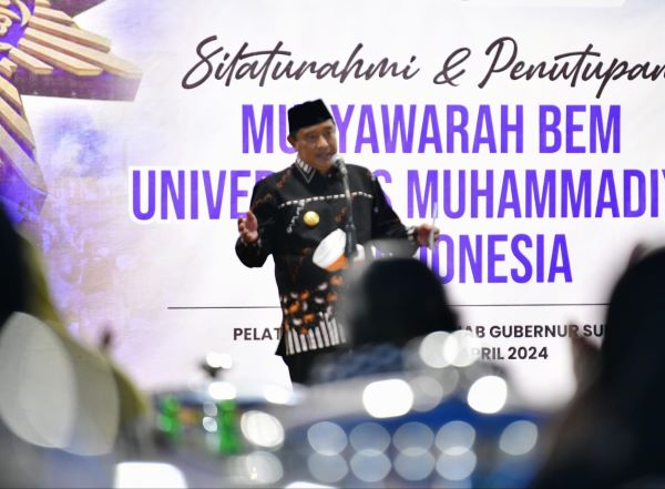 Atasi Pemanasan Global, Pj Gubernur Ajak BEM Unismuh Tanam Pohon