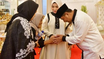 Pj Gubernur Sambut Ribuan Warga di Open House Lebaran