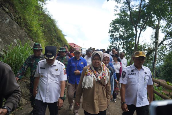 Mensos Salurkan Bantuan Senilai Rp713,6 Juta ke Korban Longsor Tana Toraja