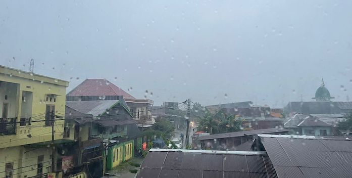 Prakiraan Cuaca Makassar Senin 8 Juli 2024, Sore Hujan
