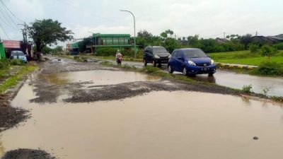 Tak Kunjung Diperbaiki Pemda Jeneponto, Akses Jalan Lingkar Dikeluhkan Pengendara