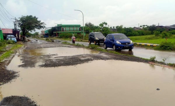 Tak Kunjung Diperbaiki Pemda Jeneponto, Akses Jalan Lingkar Dikeluhkan Pengendara