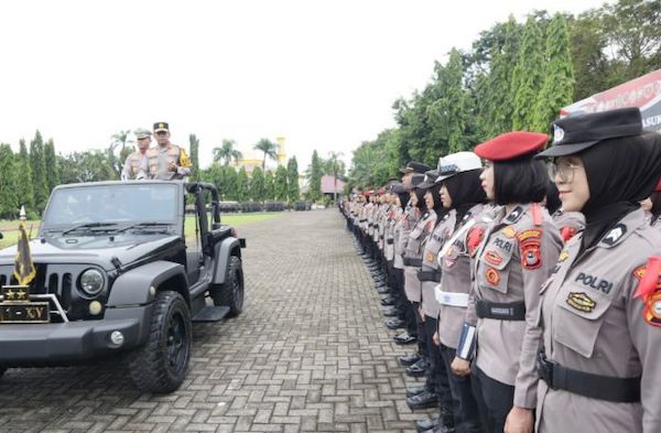 Jelang Lebaran, Kapolda Sulsel Tugaskan Khusus 143 Polwan