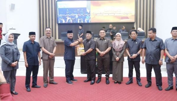 Pemkab Gowa Serahkan LKPJ Tahun Anggaran 2023 ke DPRD