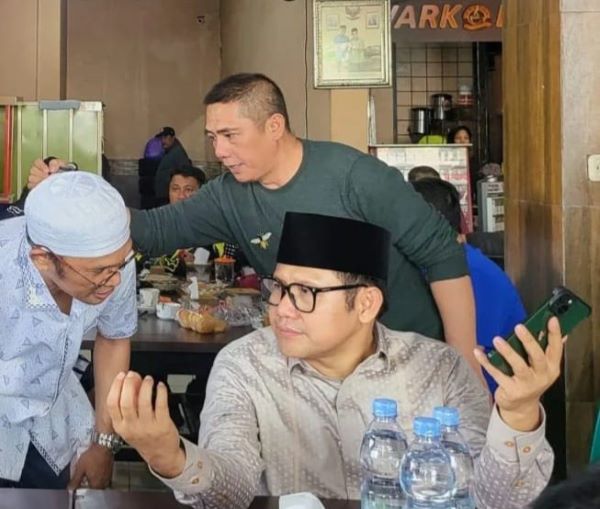 Cak Imin di Makassar Didampingi Deng Ical, Nikmati Kopi Dg Anas