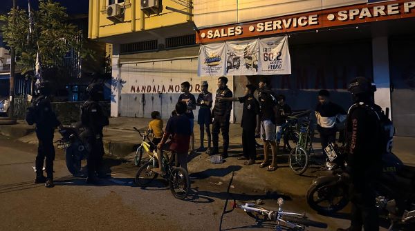 Viral! Freestyle Sepeda di jalan, Tim Patmor Polresta Mamuju Berikan Teguran