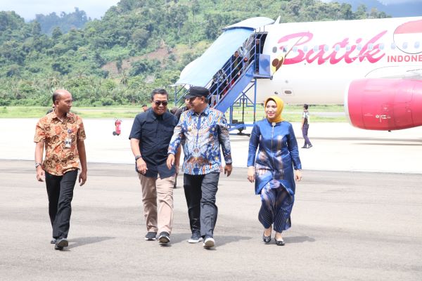Tiba di Sulbar, Bahtiar Umumkan Penerbangan Setiap Hari Mamuju-Makassar