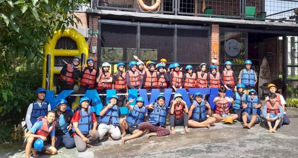 Perluas Wawasan, Bosowa School Makassar Gelar Overisland Program