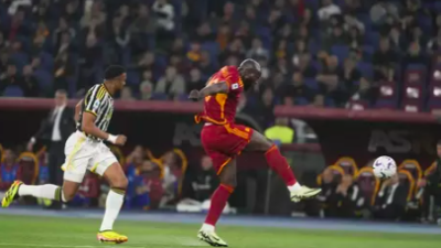 Liga Italia :  AS Roma vs Juventus Berakhir Imbang