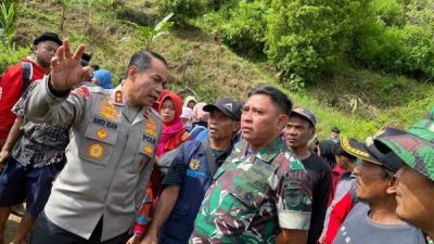 Kapolda Sulsel-Pangdam Dirikan Posko Bantuan Korban Tanah Longsor di Latimojong