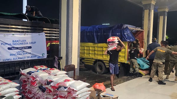 Pemerintah Pusat Salurkan 40 Ton Beras Bagi Warga Terdampak Bencana di Sulsel