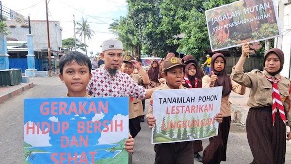 Murid SDN 2 Bulukumba Kampanyekan Kepedulian Terhadap Bumi