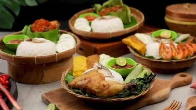 Nasi Tempong Pattimura Bagi-Bagi Ratusan Makanan Gratis, Ini Syaratnya!