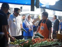 Pastikan Inflasi Terkendali, Pj Gubernur Sidak Pasar di Mamuju