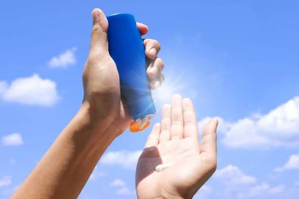 Wajib Pakai! Ini Waktu Terbaik Gunakan Sunscreen Untuk Hasil Maksimal