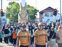 PJ Bupati Sinjai Lepas Ribuan Peserta Jalan Sehat Hardiknas