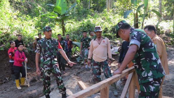 Pastikan Sasaran Selesai Sesuai Harapan, Dansatgas Kunjungi Lokasi TMMD