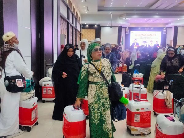 Jemaah Haji Dilarang Bawa Air Zamzam Dalam Tas atau Koper