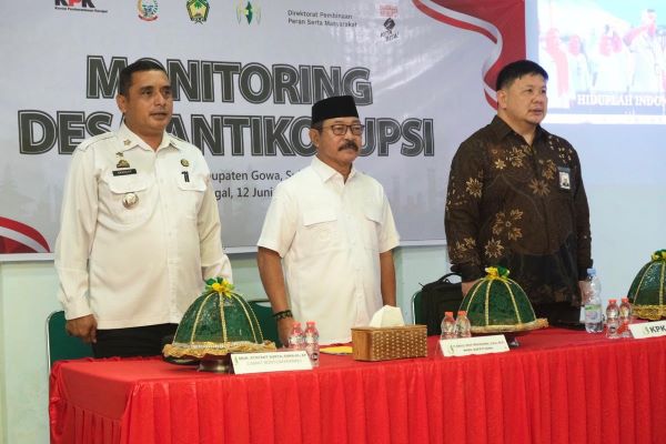 Wabup Gowa Terima Tim Monitoring KPK RI di Desa Pakkatto