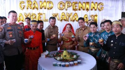 Bupati Bulukumba Hadiri Grand Opening Sambel Mama Aji