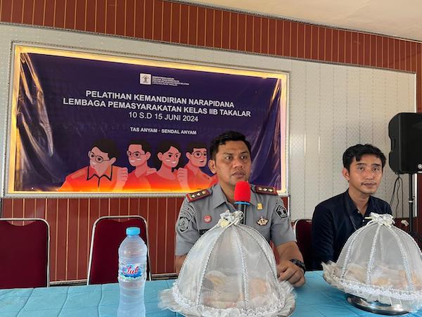 WBP Lapas Takalar Siap Produksi Tas dan Sendal Anyam