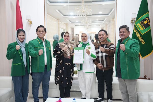 Indira Yusuf Ismail Terima Surat Tugas PPP Maju Pilwali Makassar