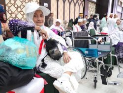 449 Jemaah Haji Kloter 8 Tiba di Makassar, 1 Masih Dirawat