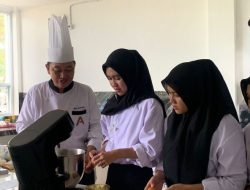 Ciptakan Produk Europa Cakes, Poltekbos Kolaborasi dengan Chef Profesional