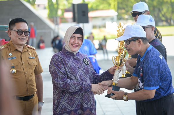 Indira Yusuf Ismail Resmi Buka O2SN SD-SMP Kota Makassar