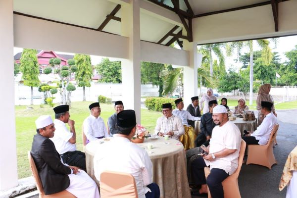 Gelar Open House, Bupati Andi Utta dan Wabup Bulukumba Lebaran Bersama