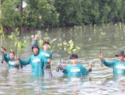 Kolaborasi eFishery dan BRPBAP3 Maros, Tanam 1.500 Mangrove