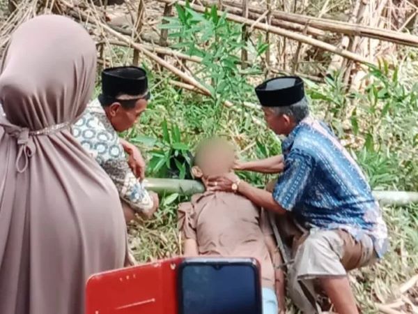 Hendak Mancing, 2 Bocah Temukan Mayat di Kebun Bambu