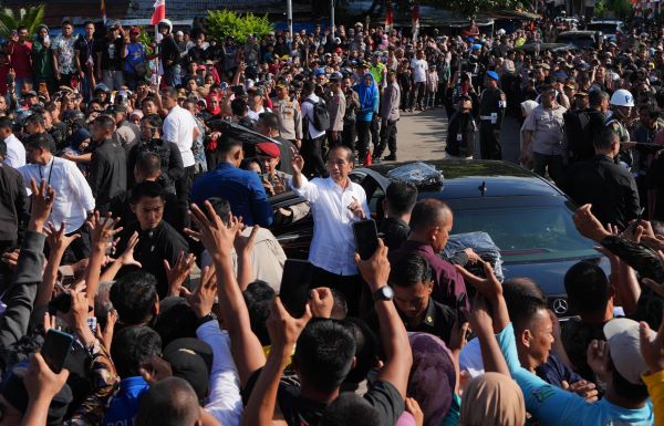 Kunjungi Pasar Bulukumba, Presiden Jokowi: Harganya Lebih Murah dari Jawa