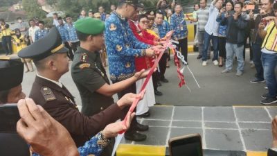 Pj Gubernur Sulsel Resmikan Jembatan Malango Toraja Utara